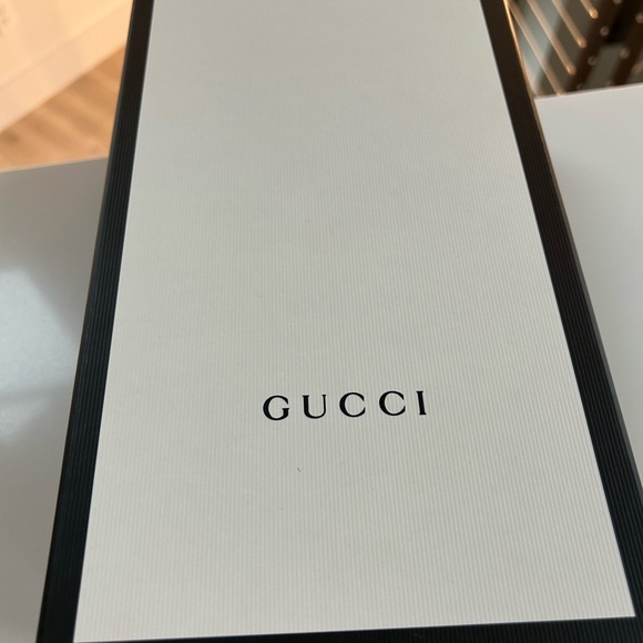 Gucci shoes - NEW - NEVER BEEN USED - Picture 7 of 8